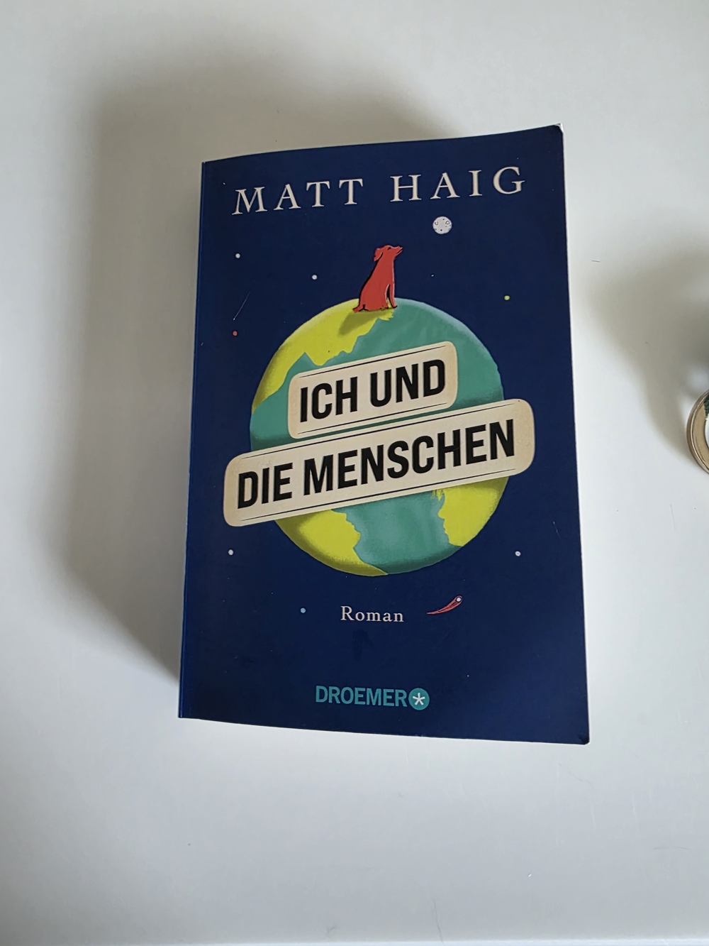 'Ich und die Menschen' - Blue Paperback Novel